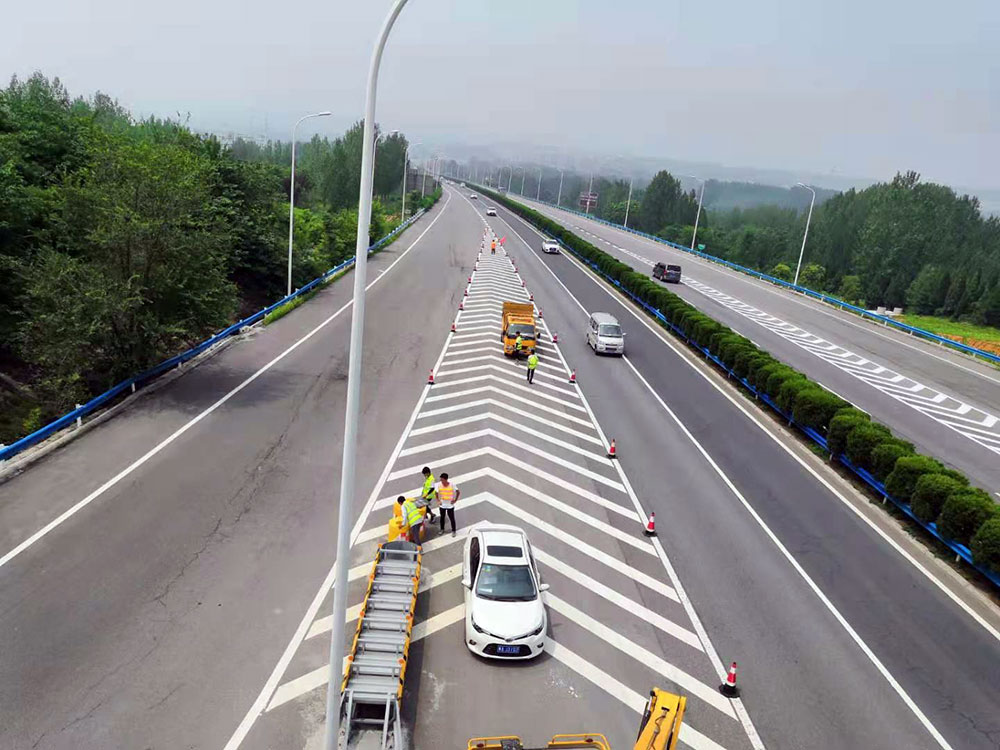 熱熔標(biāo)線涂料變色的原因及應(yīng)對(duì)方法